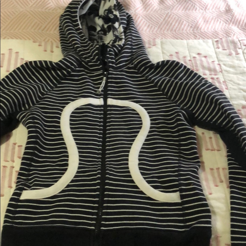Lululemon sweatshirt